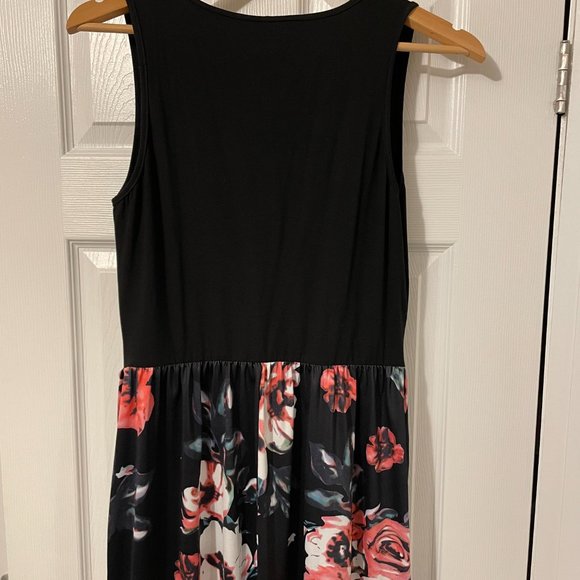 Ouges  -  maxi dress, size large . Brand new - Picture 7 of 9